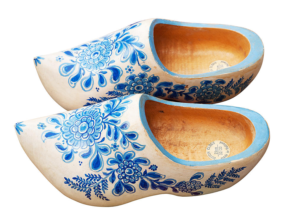 UPDATE: Wooden Shoes Stolen From Holland Park Recovered