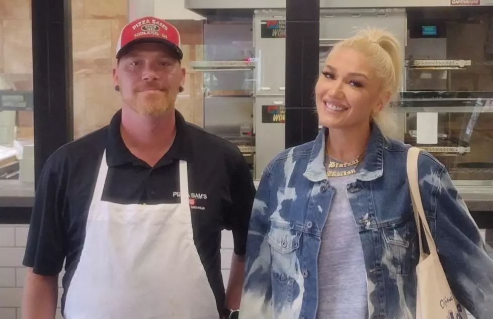 That’s Bananas: Gwen Stefani Was Spotted At Sam’s Pizza In Downtown Midland