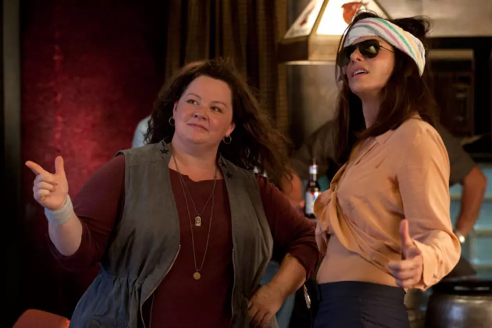&#8216;The Heat&#8217; Clip: Sandra Bullock and Melissa McCarthy Deal With an &#8220;Awfully Heavy&#8221; Crook