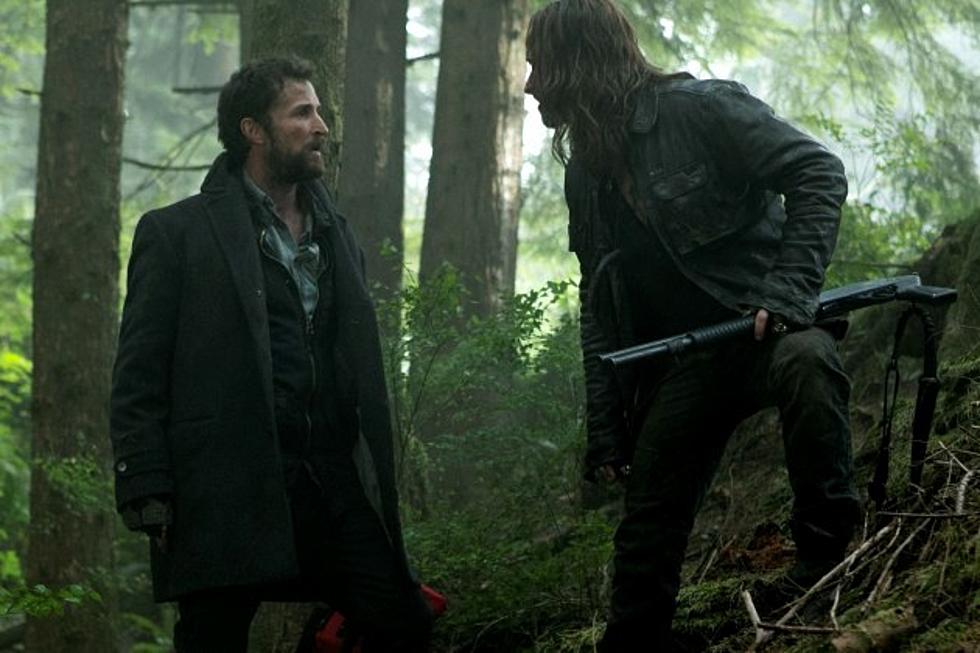 ‘Falling Skies’ “Search and Recover” Clip: Tom and Pope Battle It Out