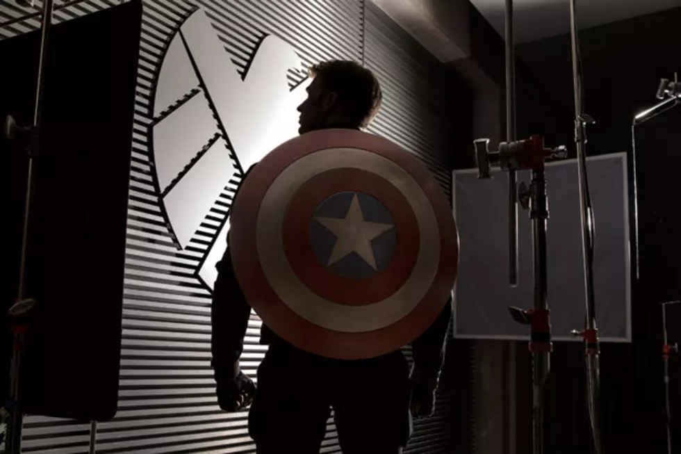 &#8216;Captain America 2&#8242; &#8211; Check Out Cap&#8217;s New Costume!