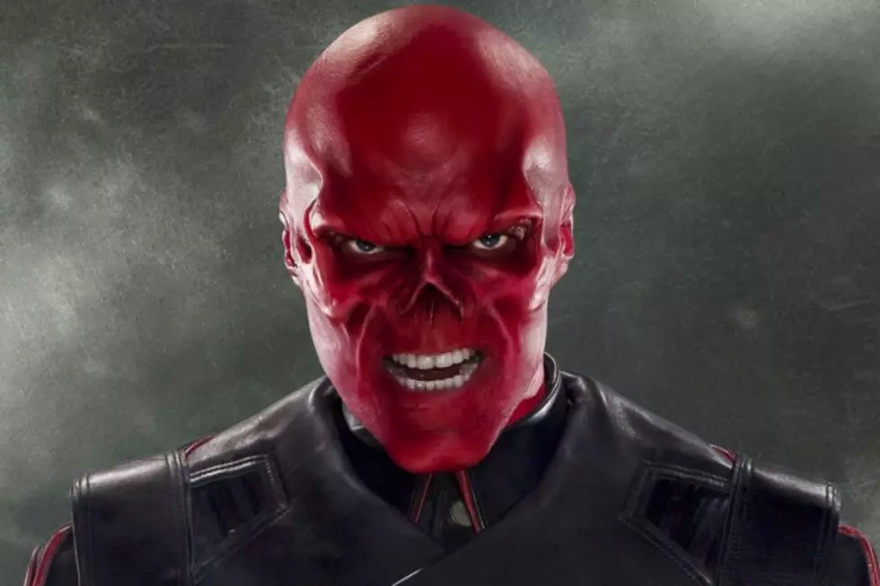 ‘Captain America’ Fan Removes His Nose to Look More Like Red Skull