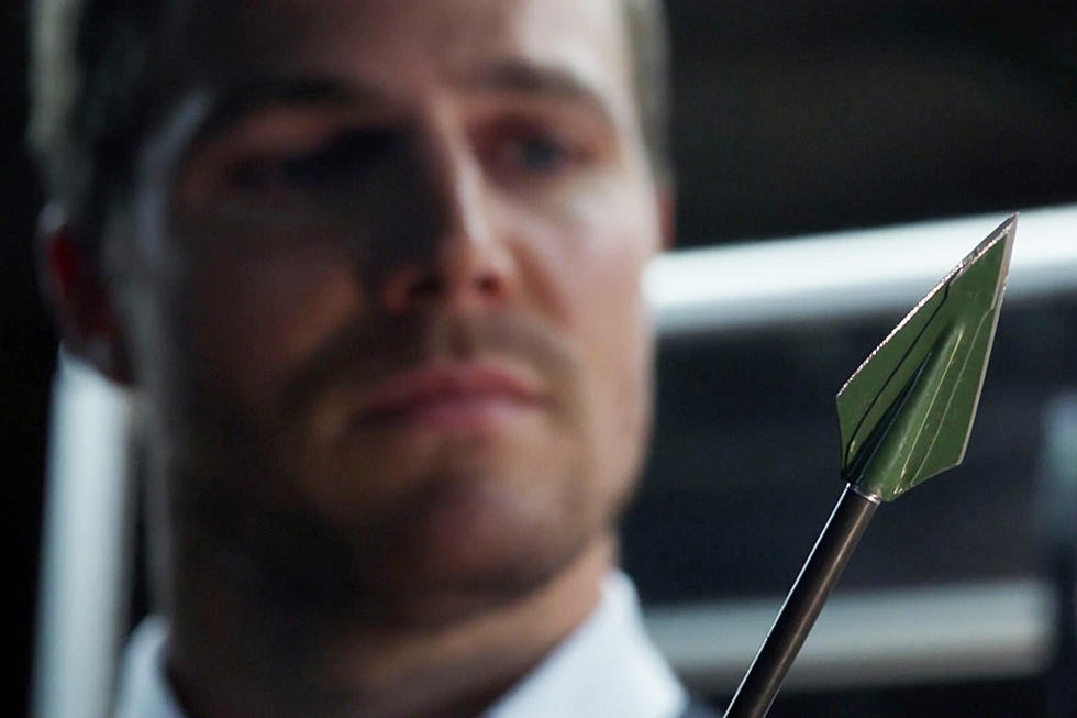 'Arrow' Officially Goes 'Green' For Season 4 Premiere