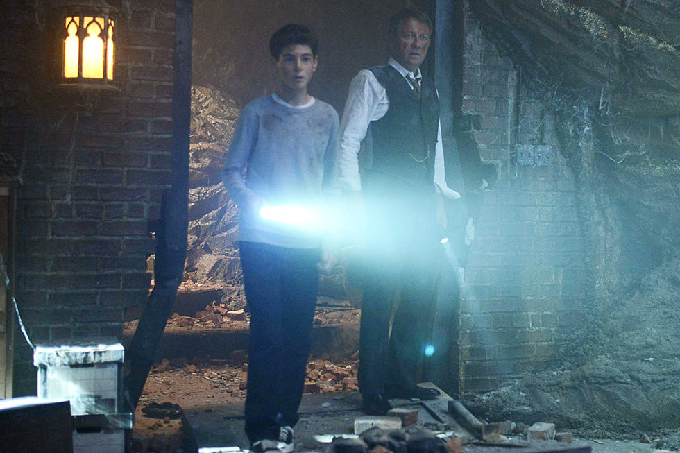 'Gotham' Season 2 Previews Bruce's Batcave in New Photo