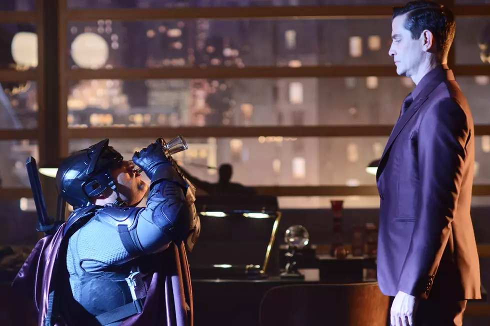 'Gotham' Season 2 Photos Reveal Mystery Costumed Figure