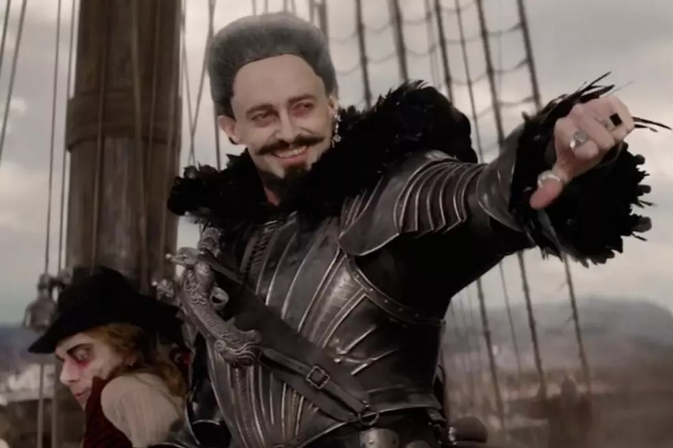 Weekend Box Office Report: &#8216;Pan&#8217; Fails to Take Flight While &#8216;The Martian&#8217; Soars Again
