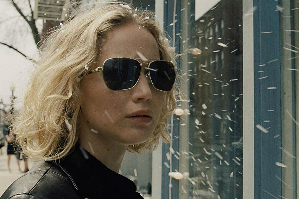 ‘Joy’ Review: Jennifer Lawrence Is Totally Miscast in This Business Biopic
