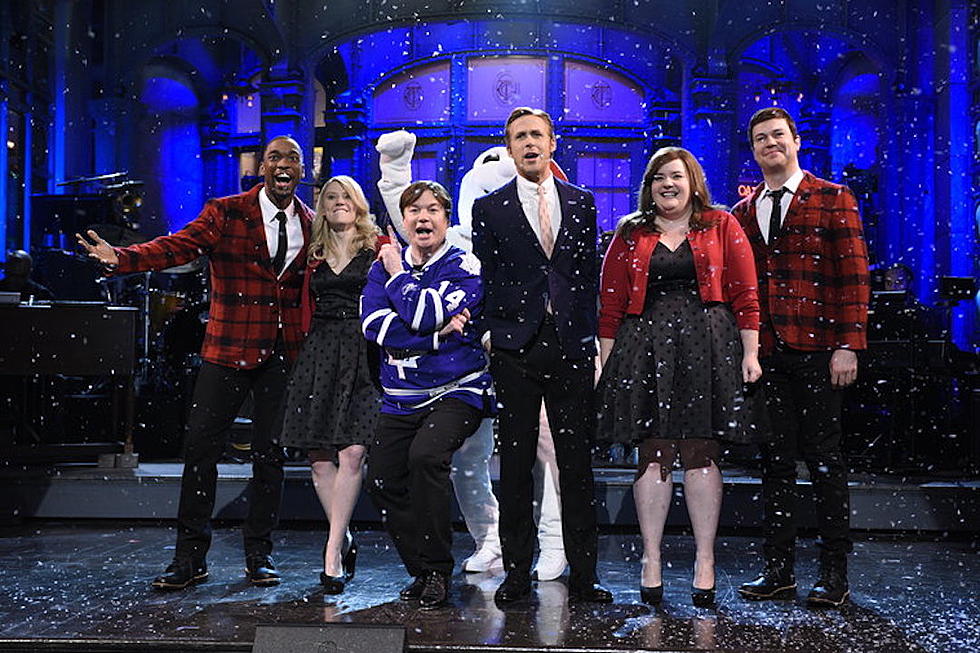 SNL: Ryan Gosling, Mike Myers Wish You a Canadian Christmas
