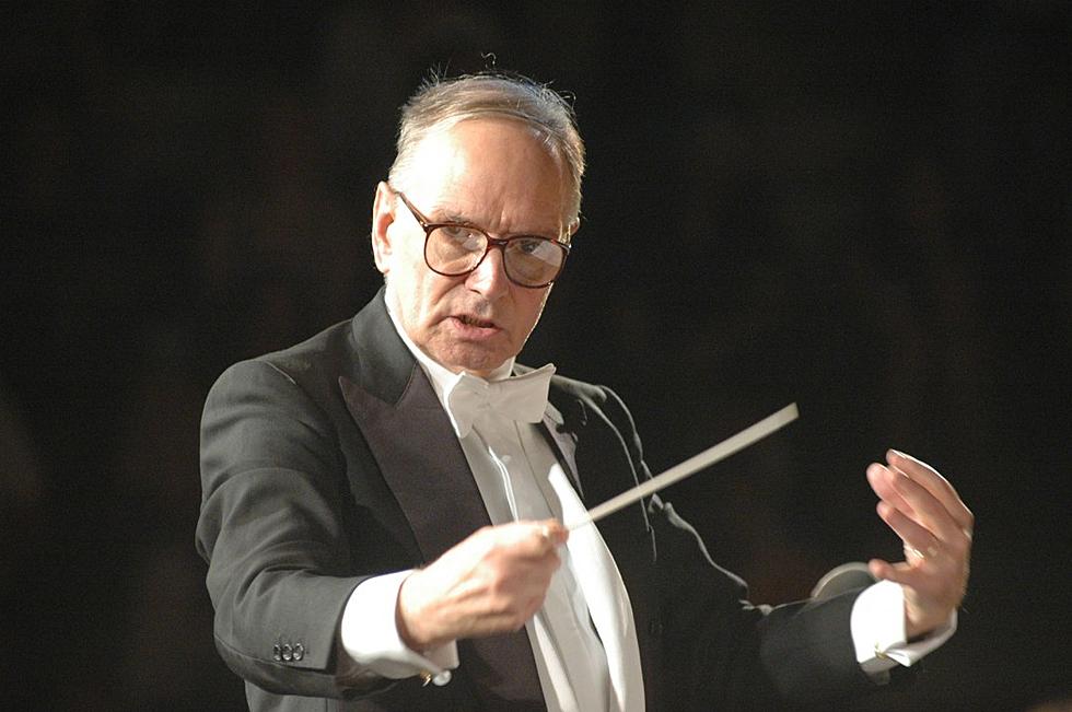 Watch Ennio Morricone Conduct ‘The Hateful Eight’ Score in New Featurette
