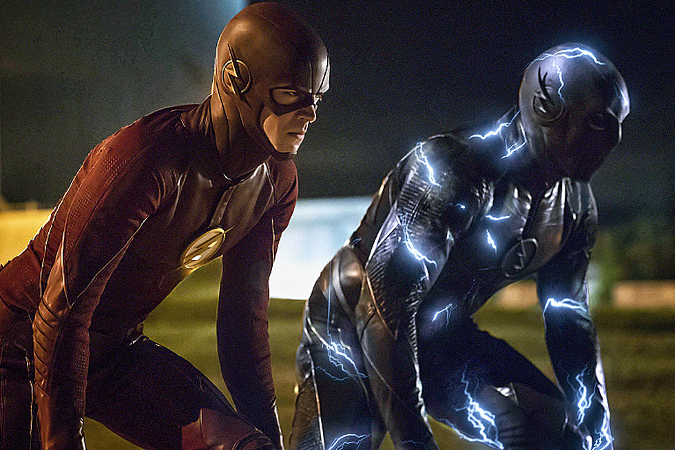 'Flash' and 'Arrow' Race for Their Lives in Finale Photos