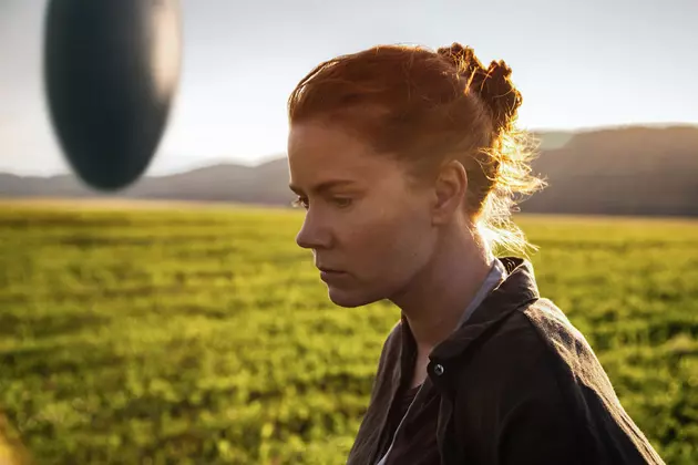 First Look at Amy Adams and Jeremy Renner in Denis Villeneuve’s Sci-Fi Drama ‘Arrival’