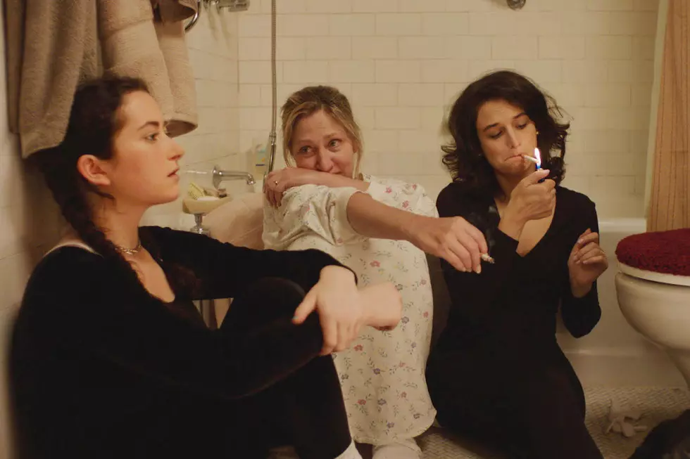 ‘Landline’ Review: A Trip Back to the ’90s With Jenny Slate