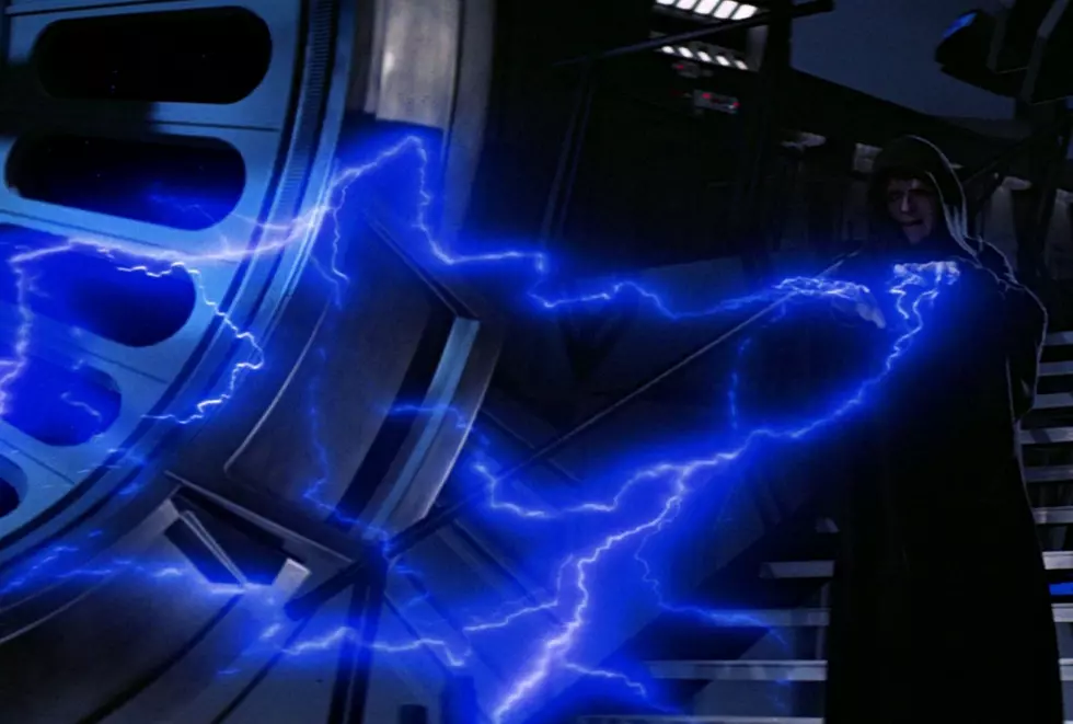 Star Wars Reveals How Jedi Masters Block Force Lightning