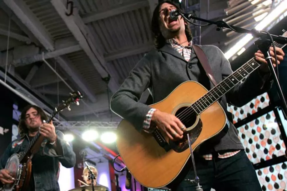 Avett Brothers Perform New Song ‘Winter in My Heart’ at Bonnaroo 2012