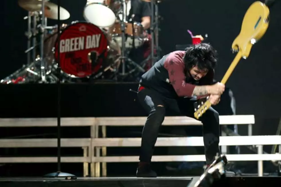 Green Day&#8217;s Billie Joe Armstrong Rants, Smashes Guitar at iHeart Radio Festival