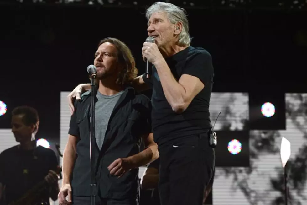 Eddie Vedder, Roger Waters Perform &#8216;Comfortably Numb&#8217; at 12-12-12 Sandy Benefit