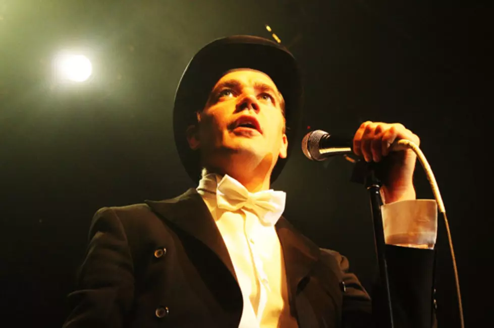 The Hives&#8217; Howlin’ Pelle Almqvist Talks Touring, Recording and the Importance of Snazzy Uniforms