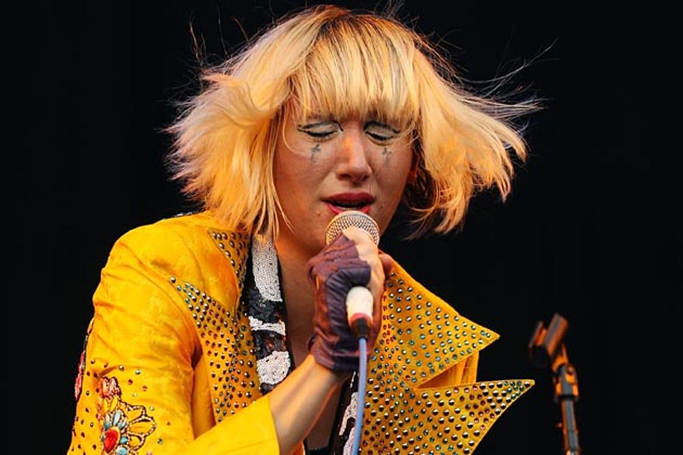 Yeah Yeah Yeahs Stream New Song &#8216;Under the Earth&#8217;