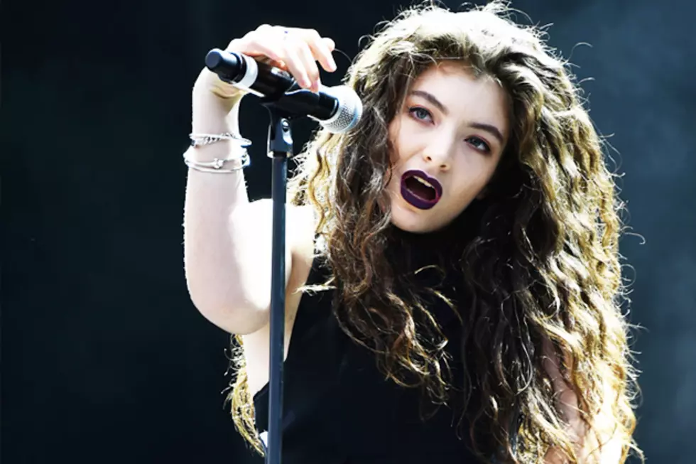 Lorde Shares Photo from Studio, Hints at New Music