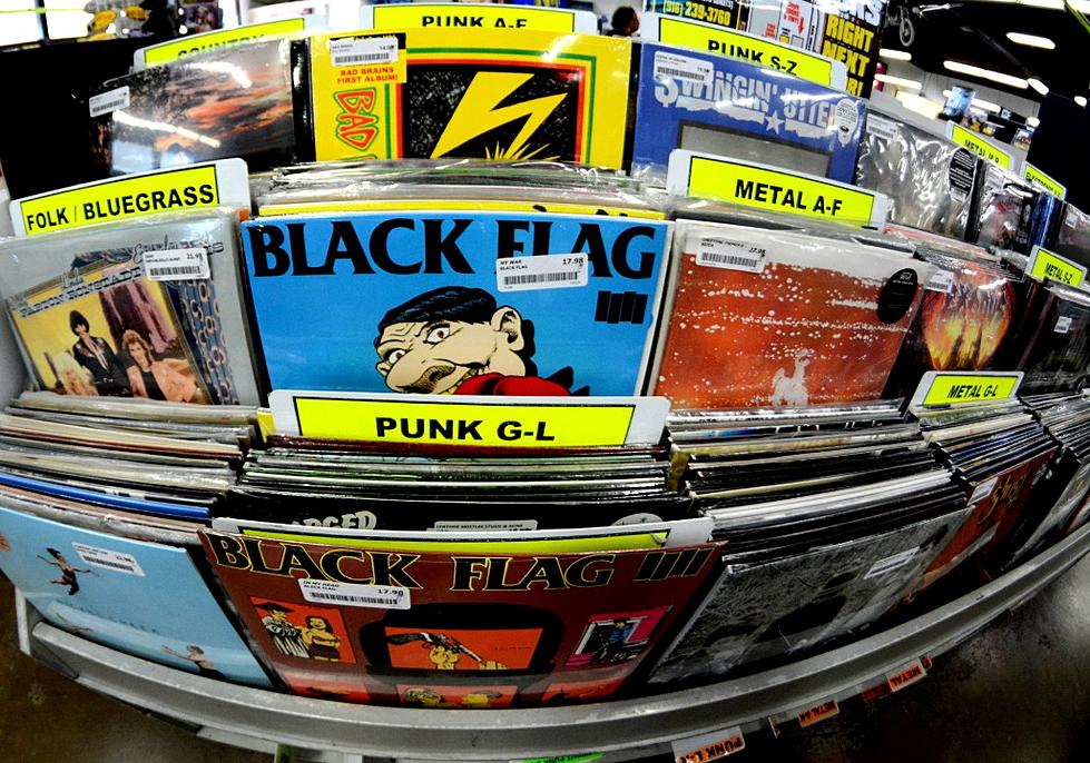 8 Reasons Record Stores Beat Online Services