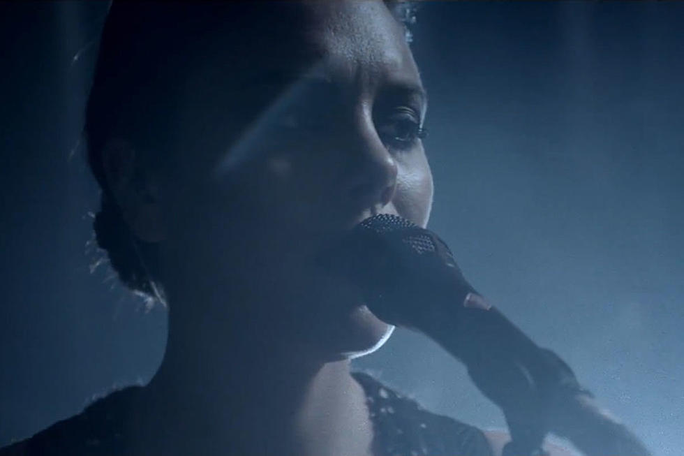 Watch George Maple Perform 'Vacant Space' 