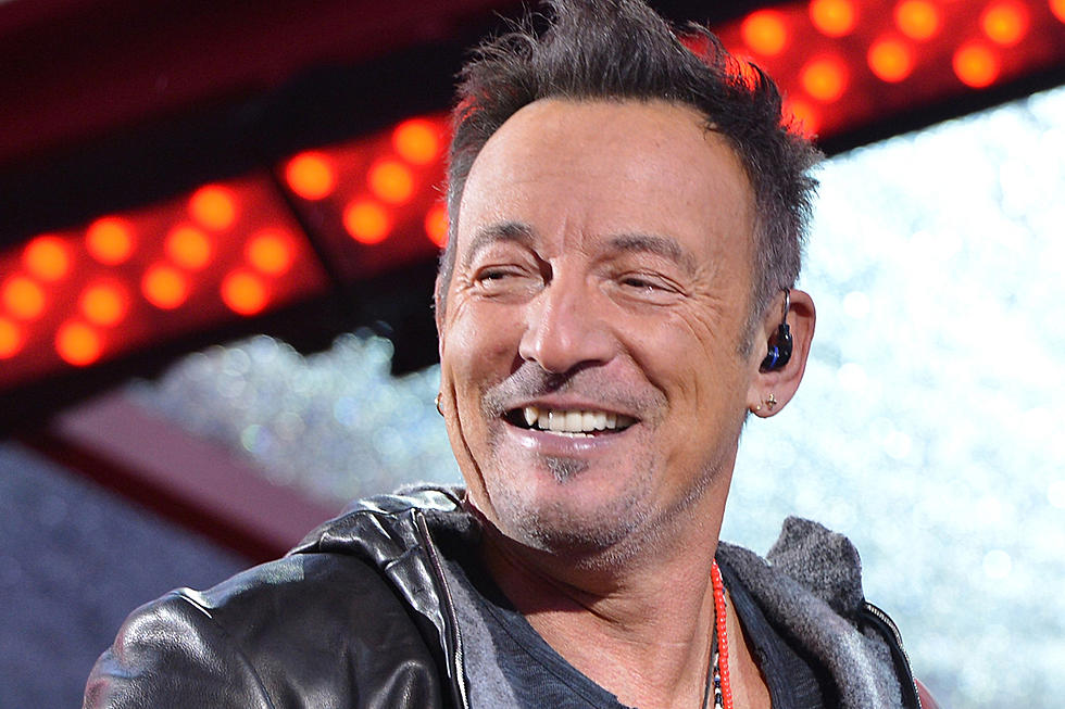 Scammer Poses As Bruce Springsteen Via Text