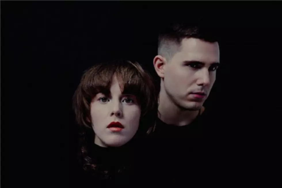 Watch Purity Ring Perform &#8216;Begin Again&#8217; on &#8216;Seth Meyers&#8217;