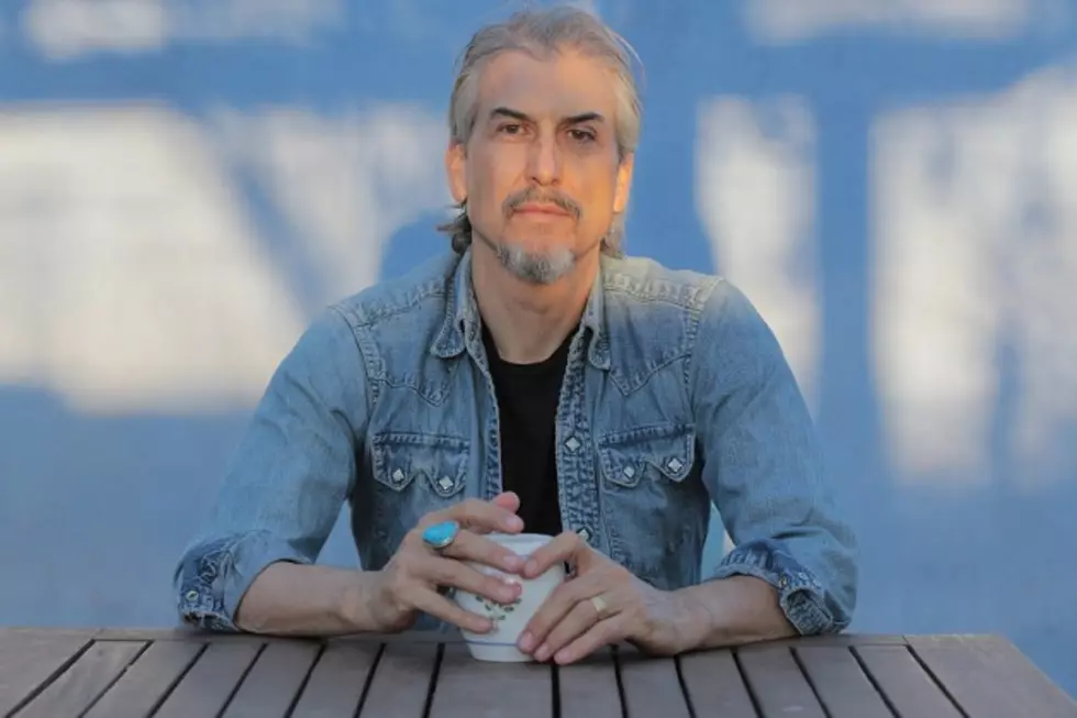 Howe Gelb Talks Giant Sand&#8217;s 30th Anniversary + Shares Exclusive Stream of &#8216;Heartbreak Pass&#8217;