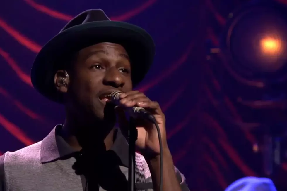 Watch Leon Bridges Perform ‘Coming Home’ On ‘The Tonight Show’