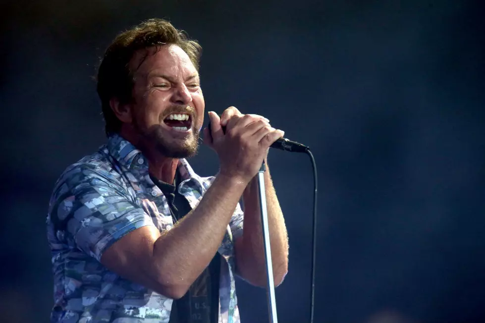 Pearl Jam Will Give Out Earplugs at Their Upcoming Concerts