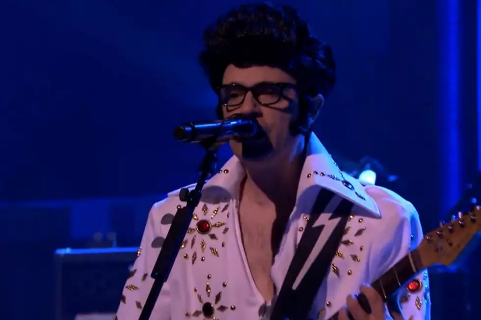 Weezer (Featuring Elvis Cuomo) Perform ‘King of the World’ on ‘Fallon’