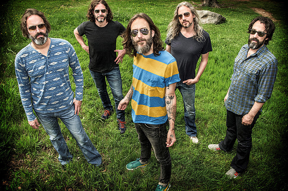 Chris Robinson on Producing the CRB’s New Album, Staying Positive in Today’s World: Exclusive Interview