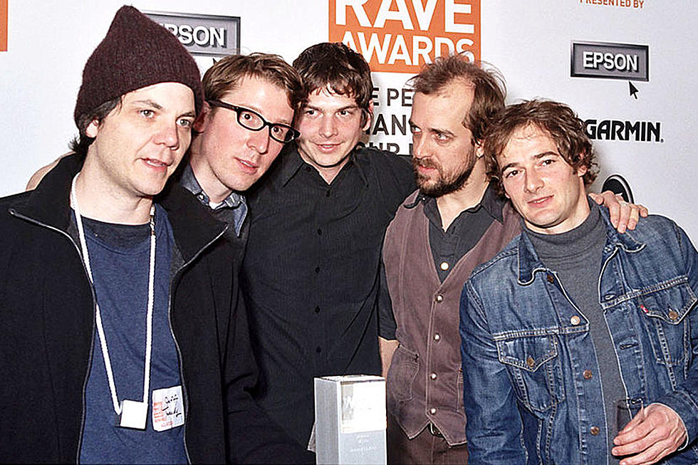 15 Years Ago: Wilco Buy Their Freedom From Reprise Records
