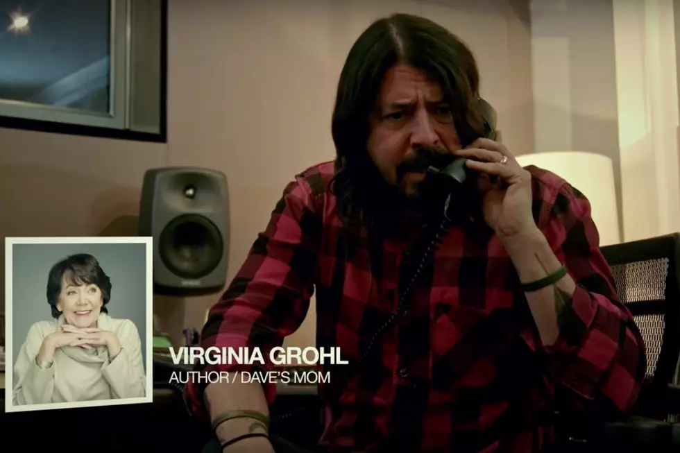 Dave Grohl Complains to His Mom About Her New Book