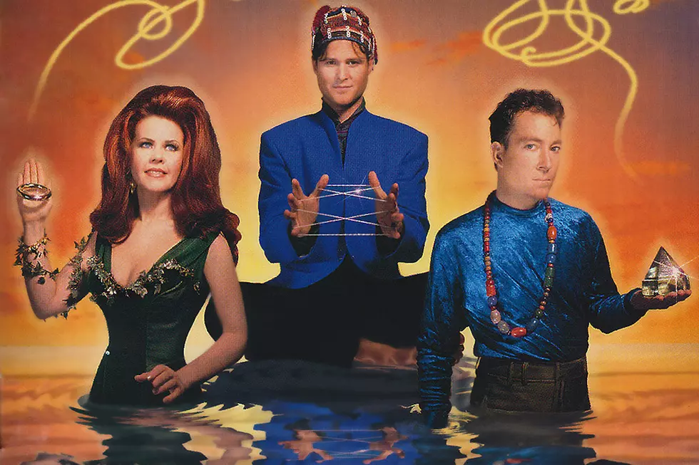 25 Years Ago: The B-52’s Struggle Through ‘Good Stuff’ Without Cindy Wilson