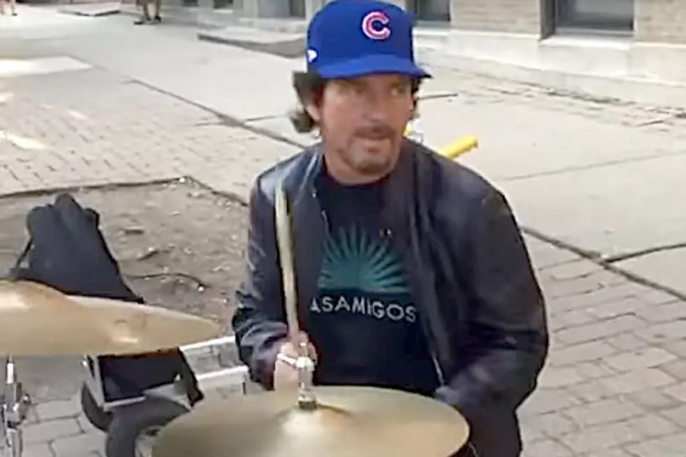 Watch Eddie Vedder Busking Outside Wrigley Field - Twice