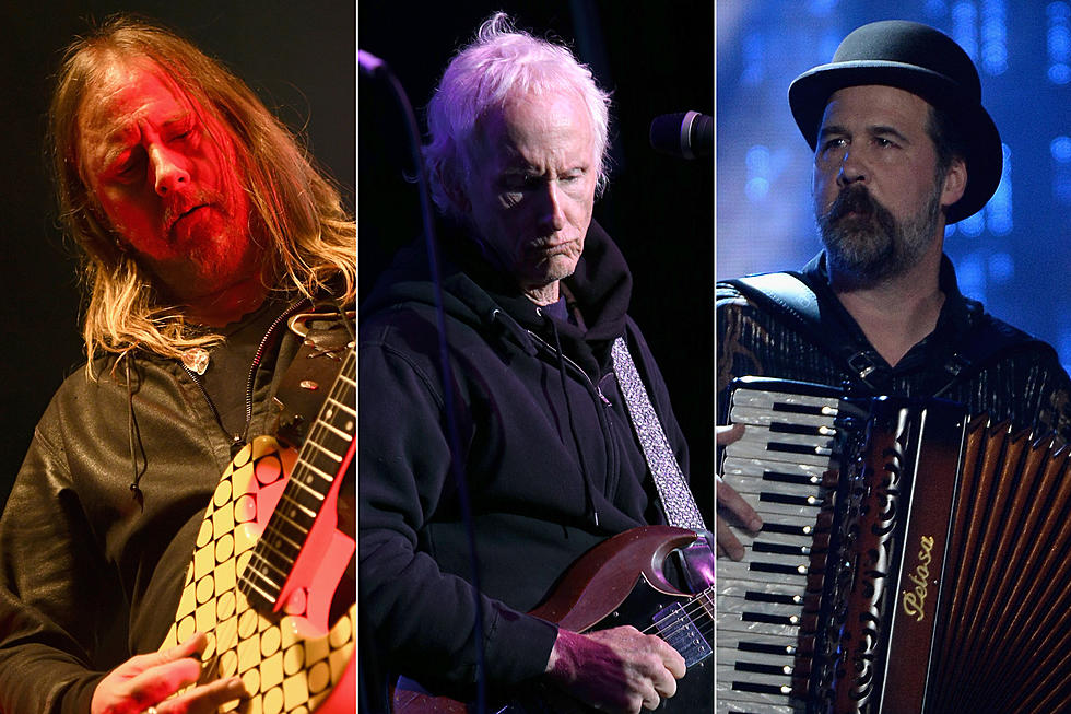 Watch Krist Novoselic and Jerry Cantrell Perform With Surviving Doors Members