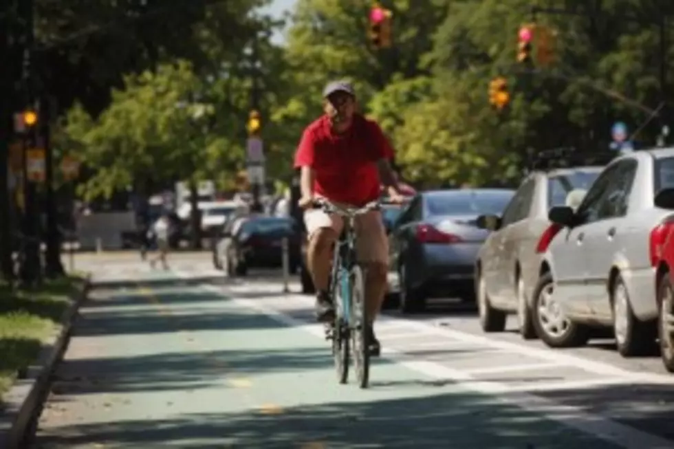 MDOT considers protected intersections for bicyclists &#8211; Is it good idea for Grand Rapids? [Video/Poll]