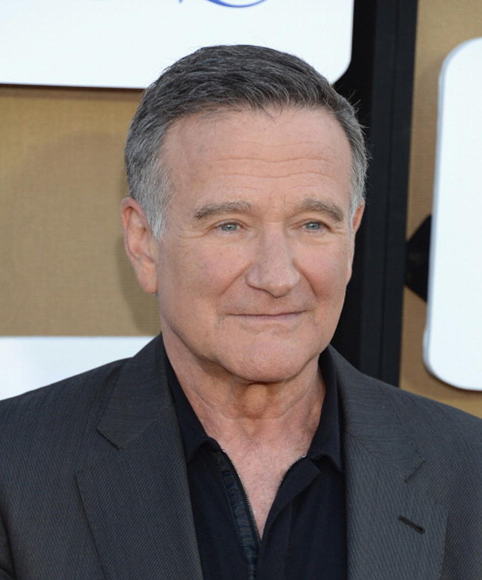 Broadway Pays Touching Tribute to Robin Williams [Video]