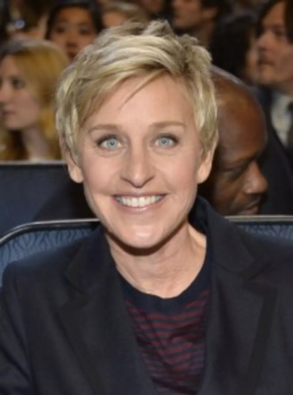 Ellen DeGeneres, Kristen Wiig Sort of Sing &#8216;Let It Go?&#8217; [Video]