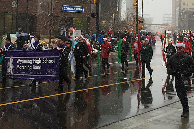 Snow, Red Trucks and Other Highlights of the 2015 Grand Rapids Santa Parade