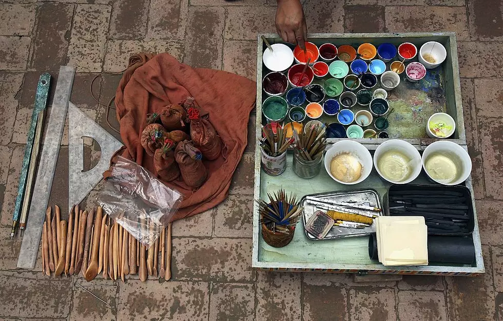 Lama Artists Make Thangka Painting