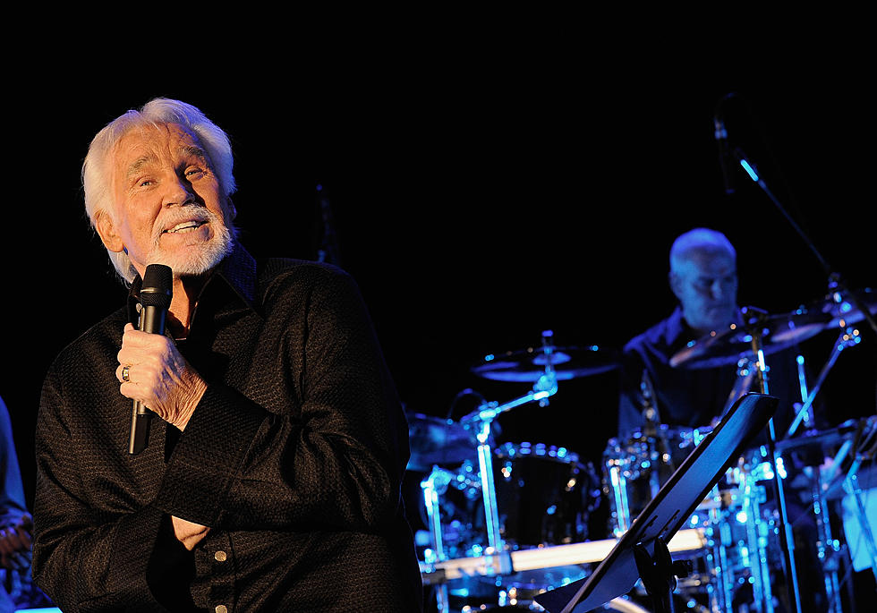 Kenny Rogers Says it’s Time to Fold ‘um