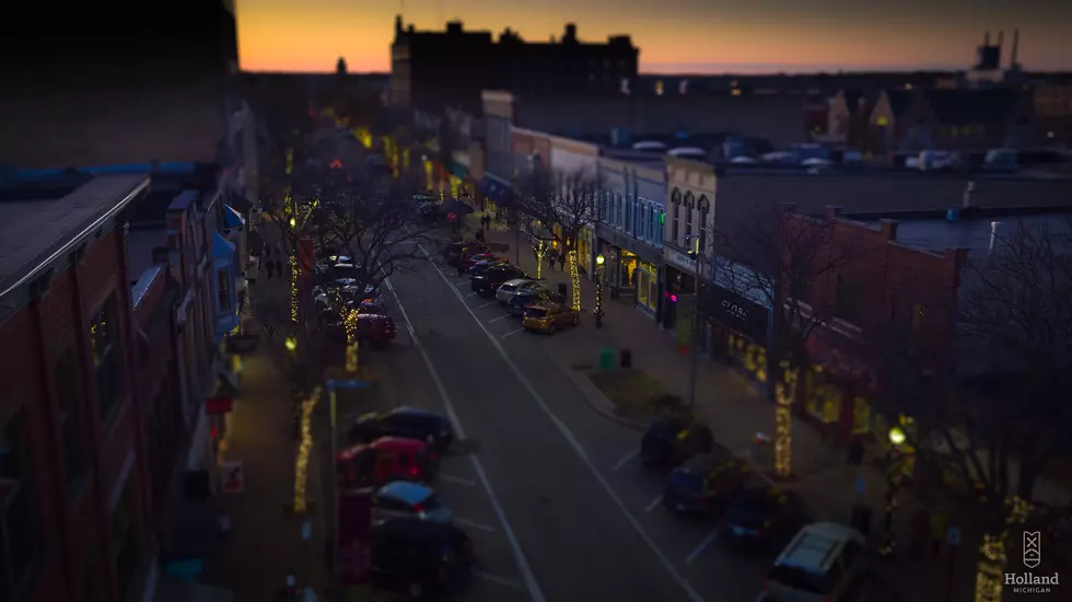 Win the Downtown Holland Holiday Shopping Experience!