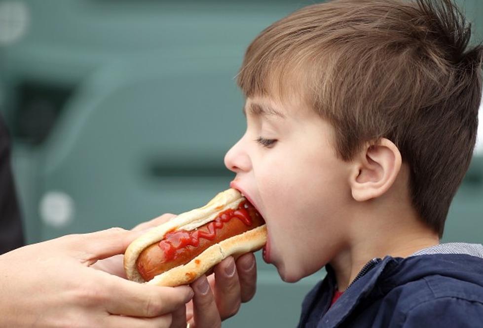 How Do You Eat Your Hot Dog? [Poll]