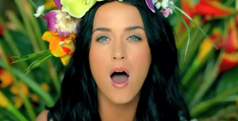 Top 8@8 Katy Perry&#8217;s &#8216;Roar&#8217; Scares Away the Competition [Videos]