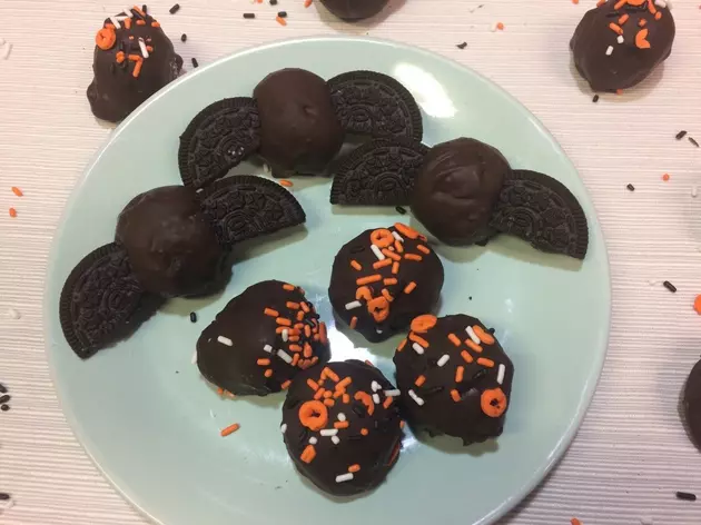 Make Easy Oreo Chocolate Bat Truffles For Halloween