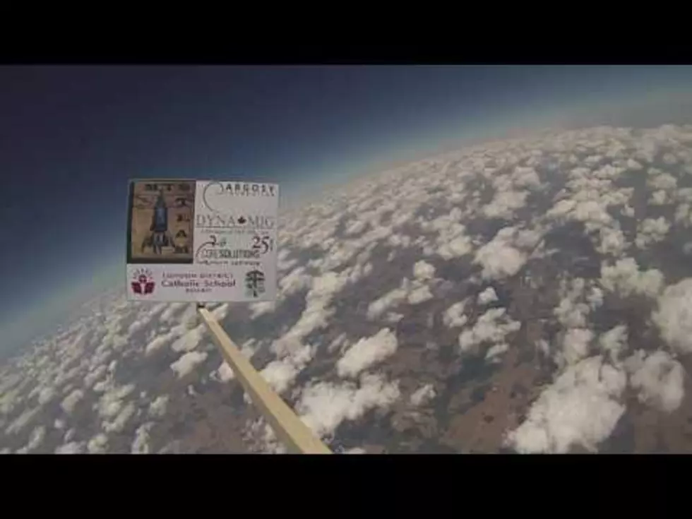 Canadian School Sends Weather Balloon Up … Gets Fantastic shots of Outerspace