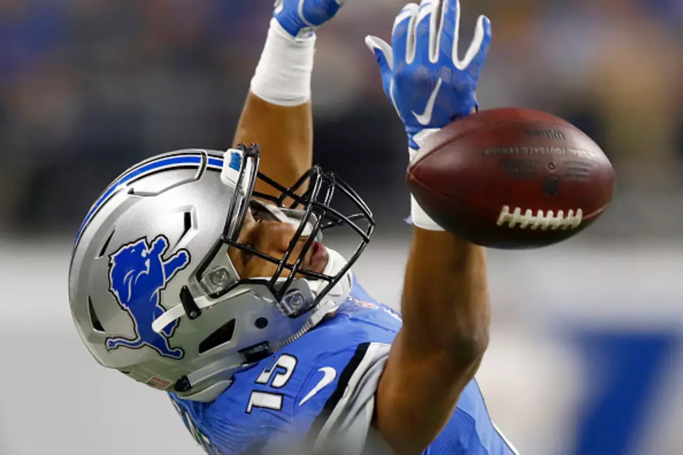 Lions’ Golden Tate Fails Attempting A ‘Lambeau Leap’ At Ford Field [Video]