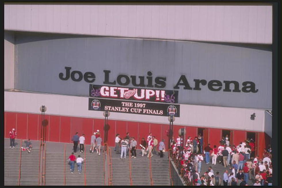The Story Of The Time I Got &#8216;Booed&#8217; At Joe Louis Arena
